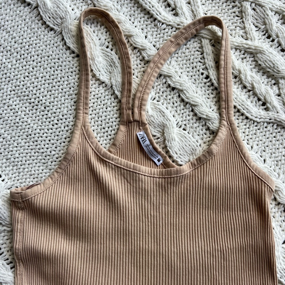Razorback Tank Top - Picture 3 of 4